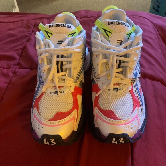 Balenciaga Runner - Picture 2 of 5